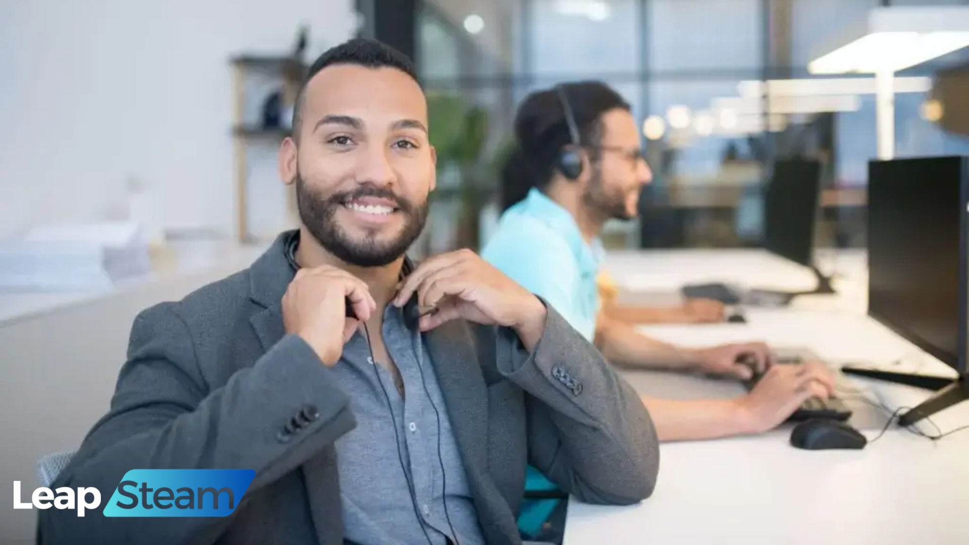 E-commerce Success in Canada: How to Outsource Customer Support for Peak Seasons