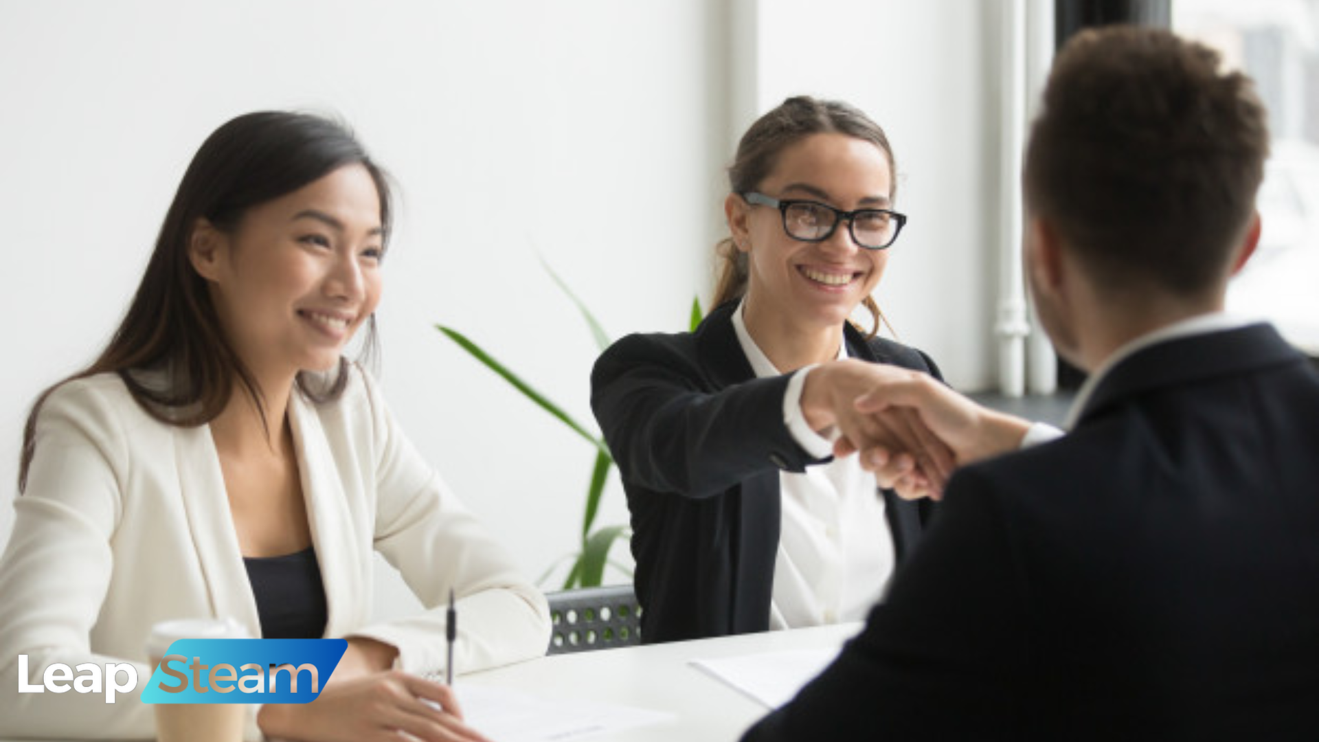 5 Critical Reasons Why Is Customer Service Important for Growth